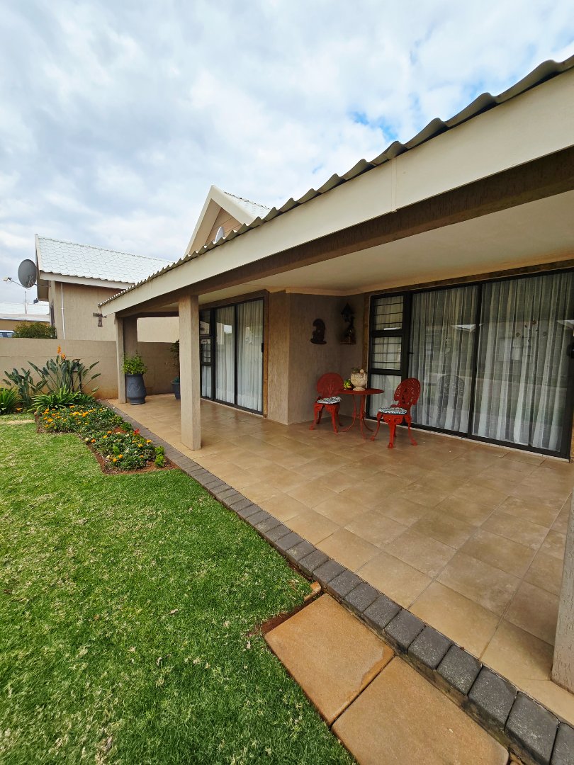 2 Bedroom Property for Sale in Wilkoppies North West
